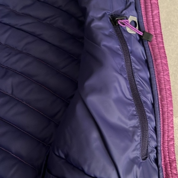Eddie Bauer Women's Purple and Navy Vest - Picture 7 of 10
